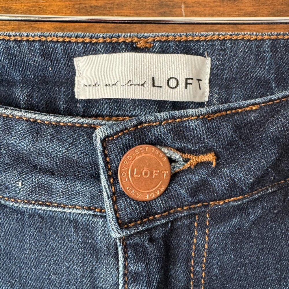 LOFT Dark Rinse 5-Pocket Denim Capris Size 27/4 - Picture 4 of 11